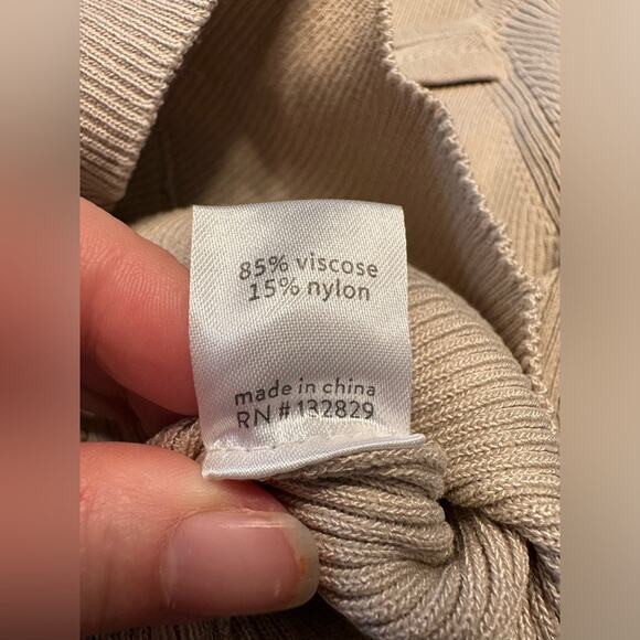 NWT Superdown Arabella Cropped Keyhole Sweater Tan Size Large Revolve - Picture 4 of 7